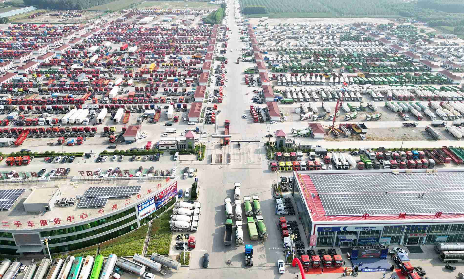 梁山AG九游会官方入口二手车市场趣事买货车 “送”小轿车